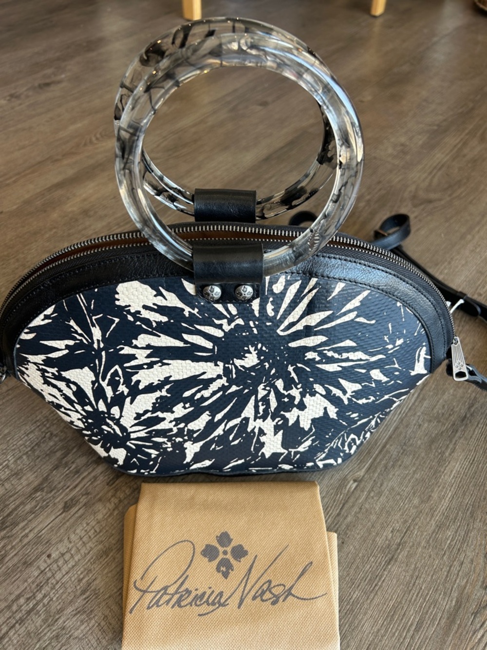 Large Patricia Nash Black & White Sunflower bag w/Acrylic Ring & Crossbody Strap